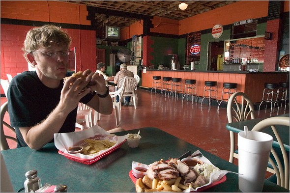 gernot_in_bbq.jpg