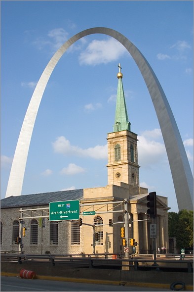 st_louis_arch.jpg