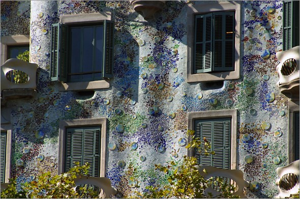 Casa Batilo tiles.jpg