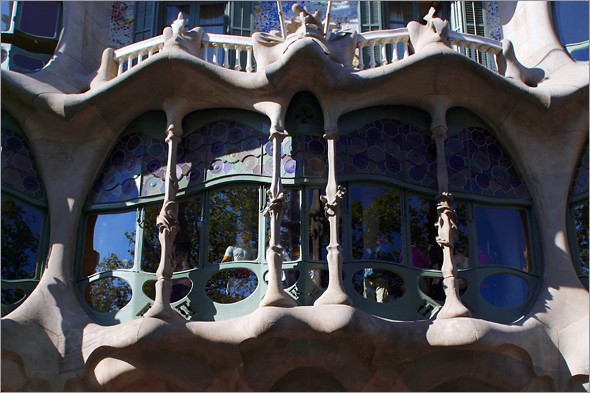 Casa Batilo window.jpg