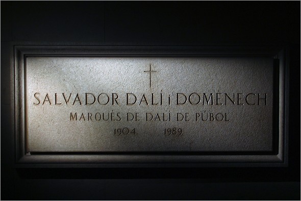 Dali Headstone.jpg