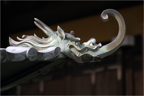 roof_dragon_2.jpg