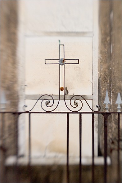 gate_cross_1.jpg